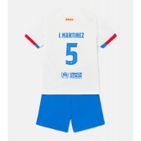 Barcelona Inigo Martinez #5 Replika babykläder Bortaställ Barn 2023-24 Kortärmad (+ korta byxor)